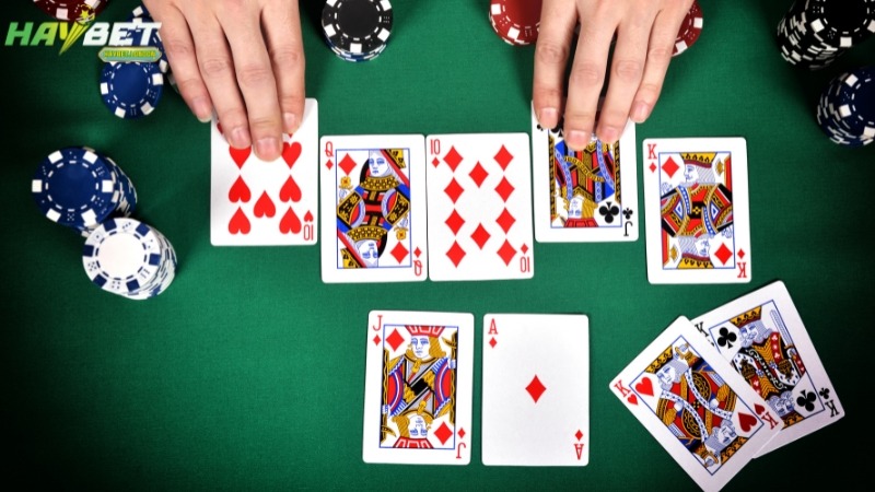 Điểm khác giữa cách chơi Xì Tố tại HayBet và Poker
